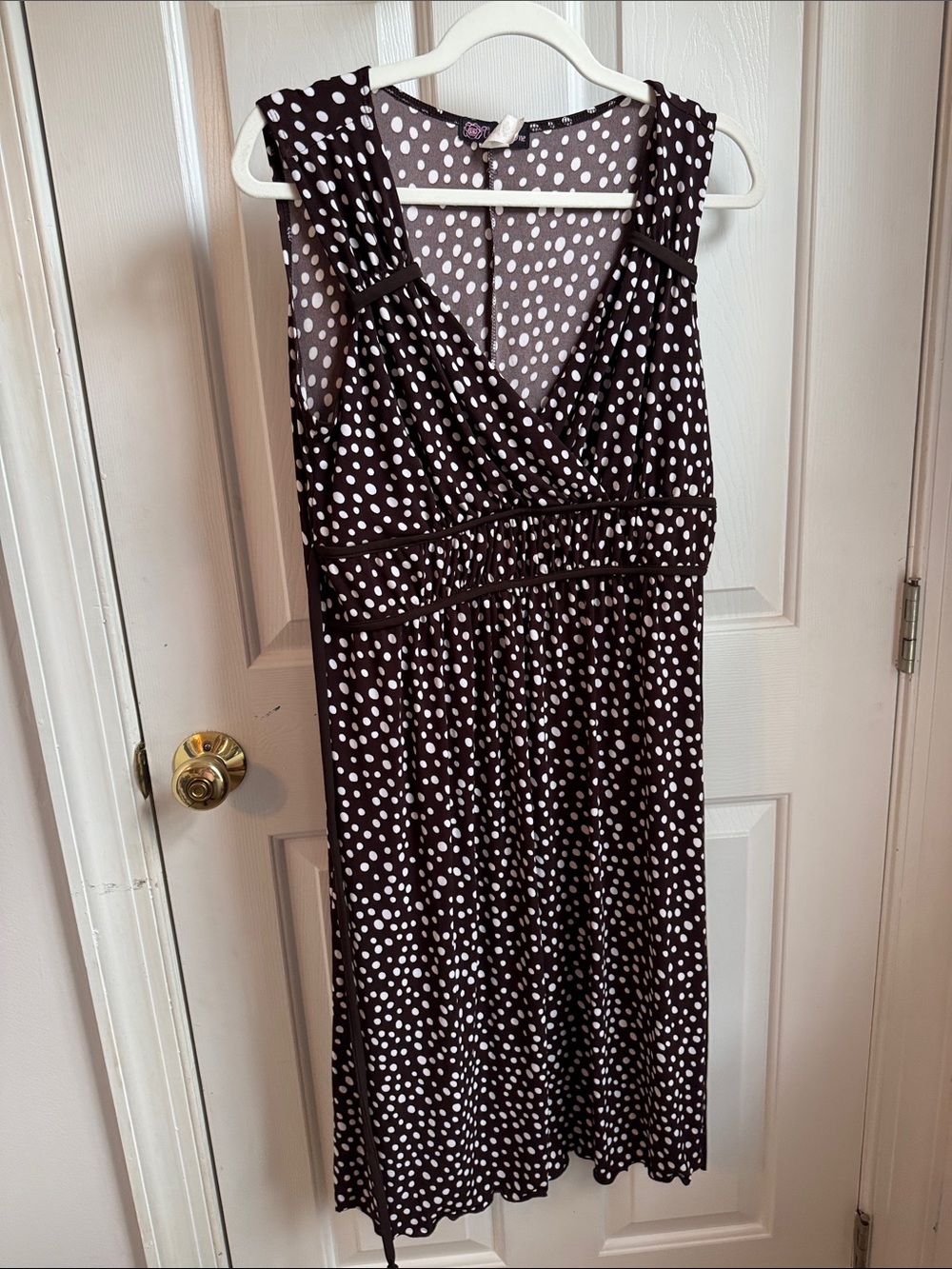 Polka Dot V-Neck Sleeveless Dress in Brown and White